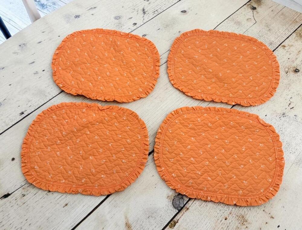 Vintage SET Placemats HANDMADE 1980’s Peach Quilted Ruffle 3938/21